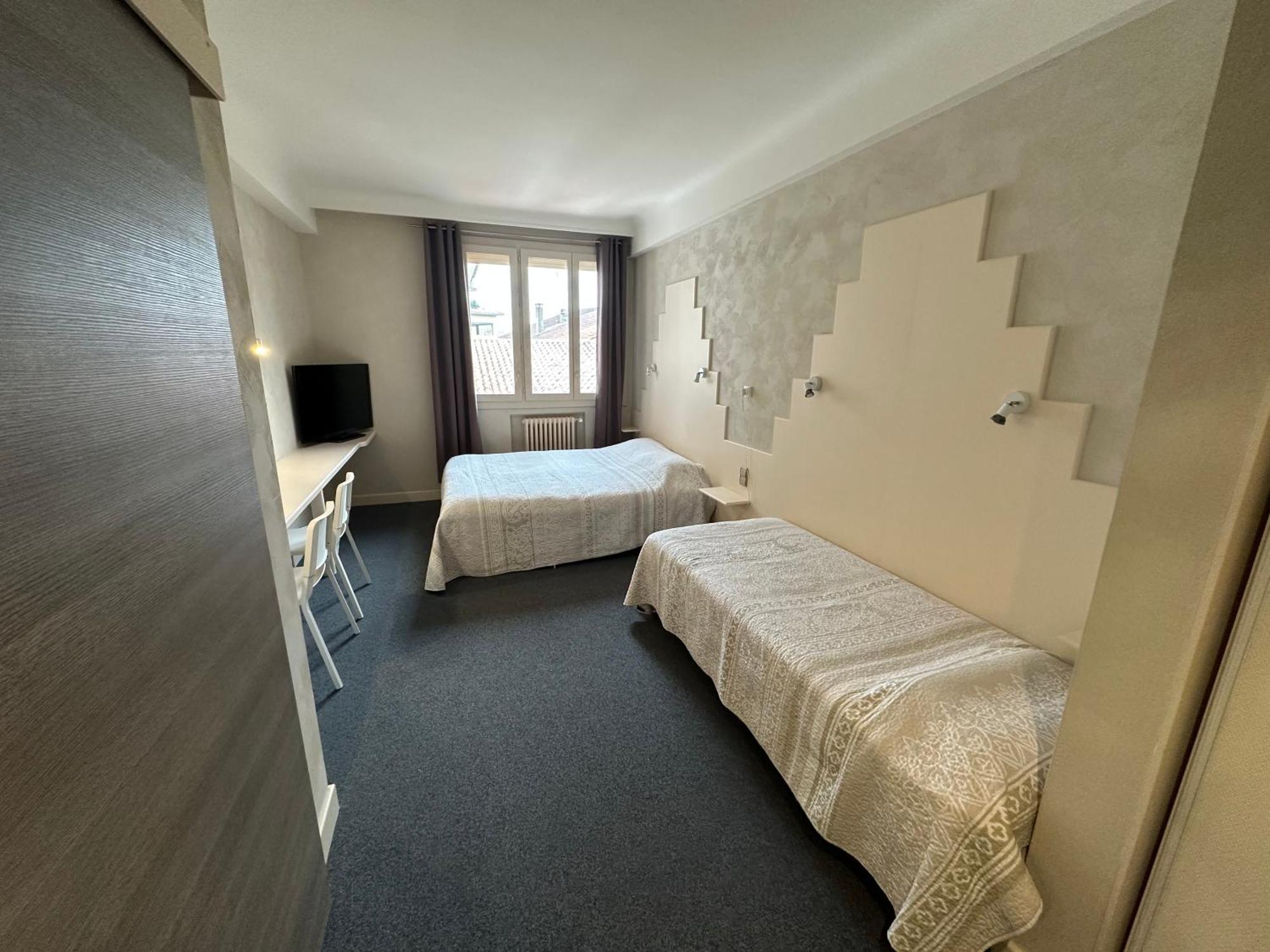Hotel Chiffre Albi Zimmer foto
